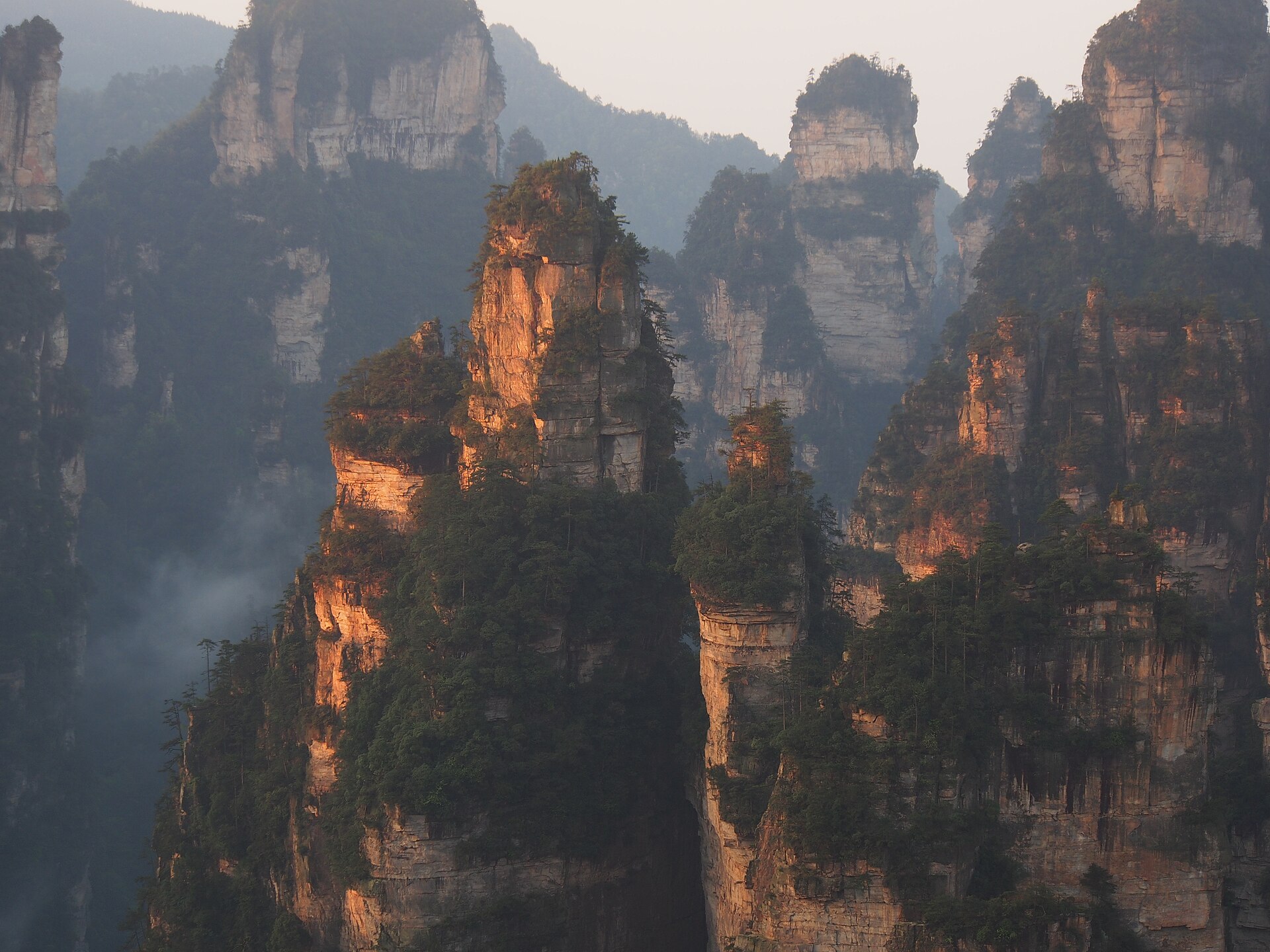 Otra vista del recorrido en Zhangjiajie